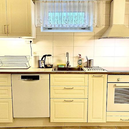 3 Rooms With Private Kitchen & Private Bathroom 5B Gavle Bagian luar foto
