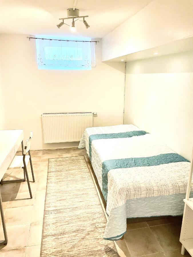 3 Rooms With Private Kitchen & Private Bathroom 5B Gavle Bagian luar foto