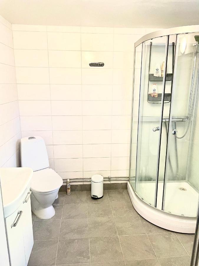 3 Rooms With Private Kitchen & Private Bathroom 5B Gavle Bagian luar foto