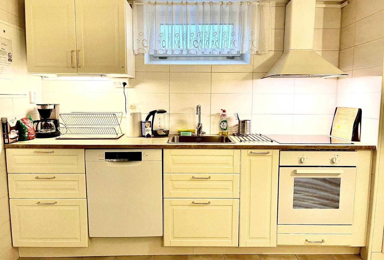 3 Rooms With Private Kitchen & Private Bathroom 5B Gavle Bagian luar foto