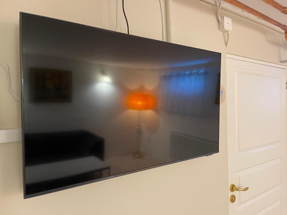 3 Rooms With Private Kitchen & Private Bathroom 5B Gavle Bagian luar foto